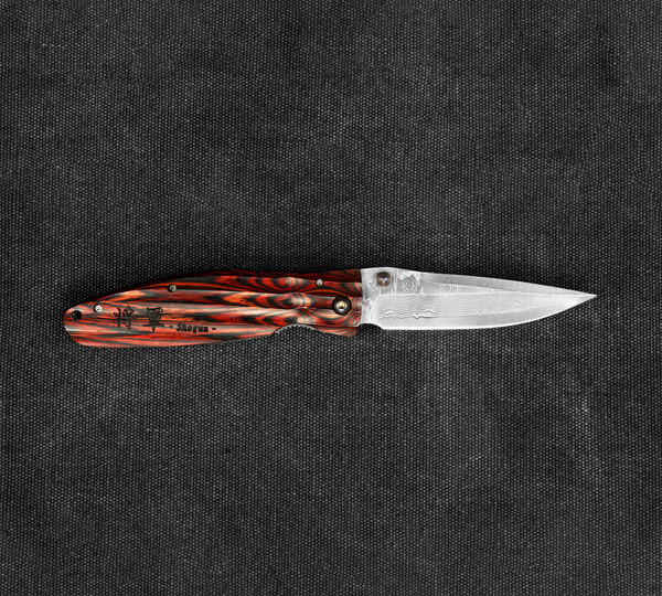 Mcusta Sengoku Red Pakka Damascus VG-10 8,6 cm