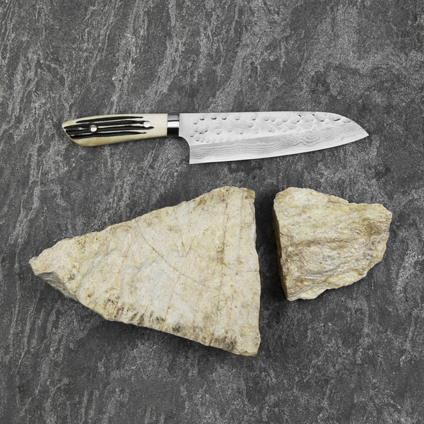 Takeshi Saji SRS-13 Jeleni róg Ręcznie kuty nóż Santoku 18 cm