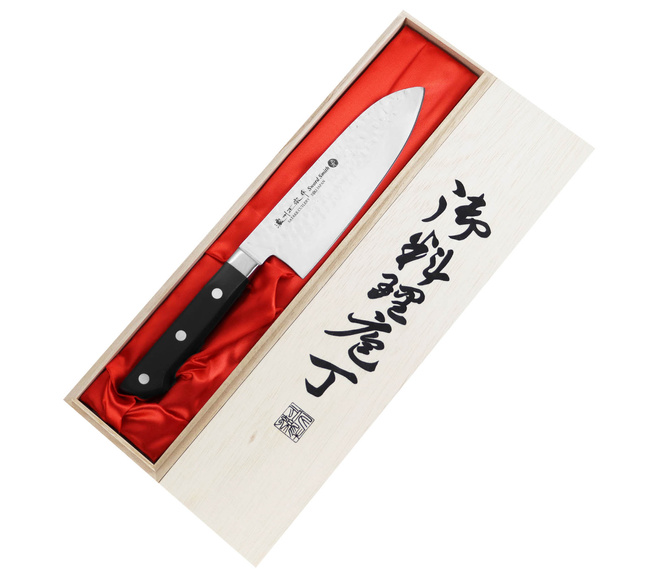 Satake Noushu Nóż Santoku 17 cm w drewnianym pudełku
