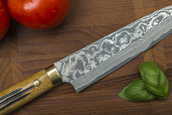 Takeshi Saji YBB Ręcznie kuty nóż Santoku 18 cm VG-10