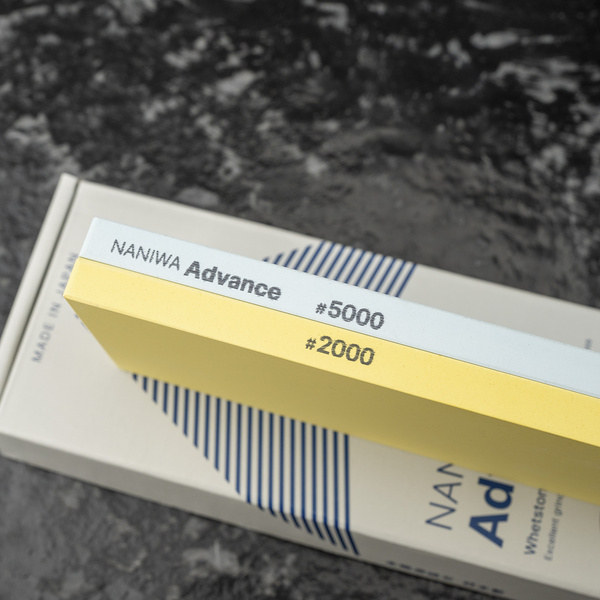 Naniwa Advanced Dwustronny kamień do ostrzenia 2000/5000