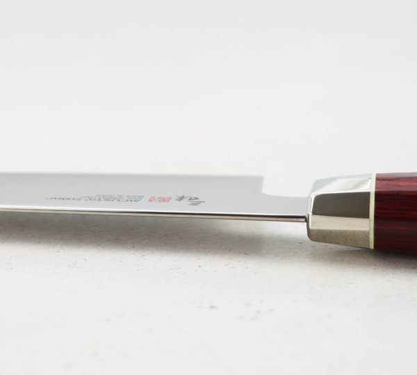 Mcusta Zanmai Red Revolution SPG2 Nóż  Santoku 18 cm
