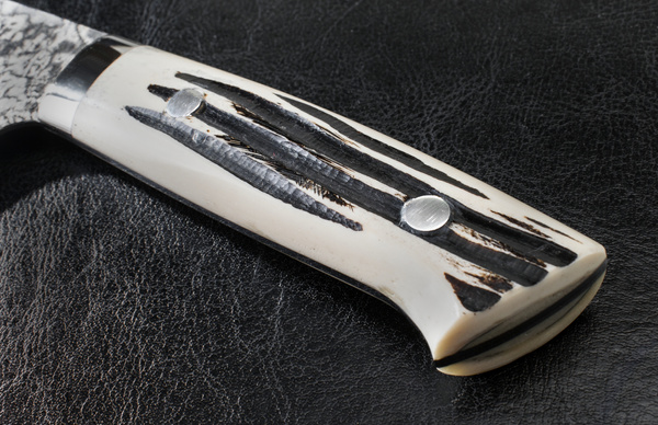 Takeshi Saji WBB Ręcznie kuty nóż Santoku 18 cm R-2